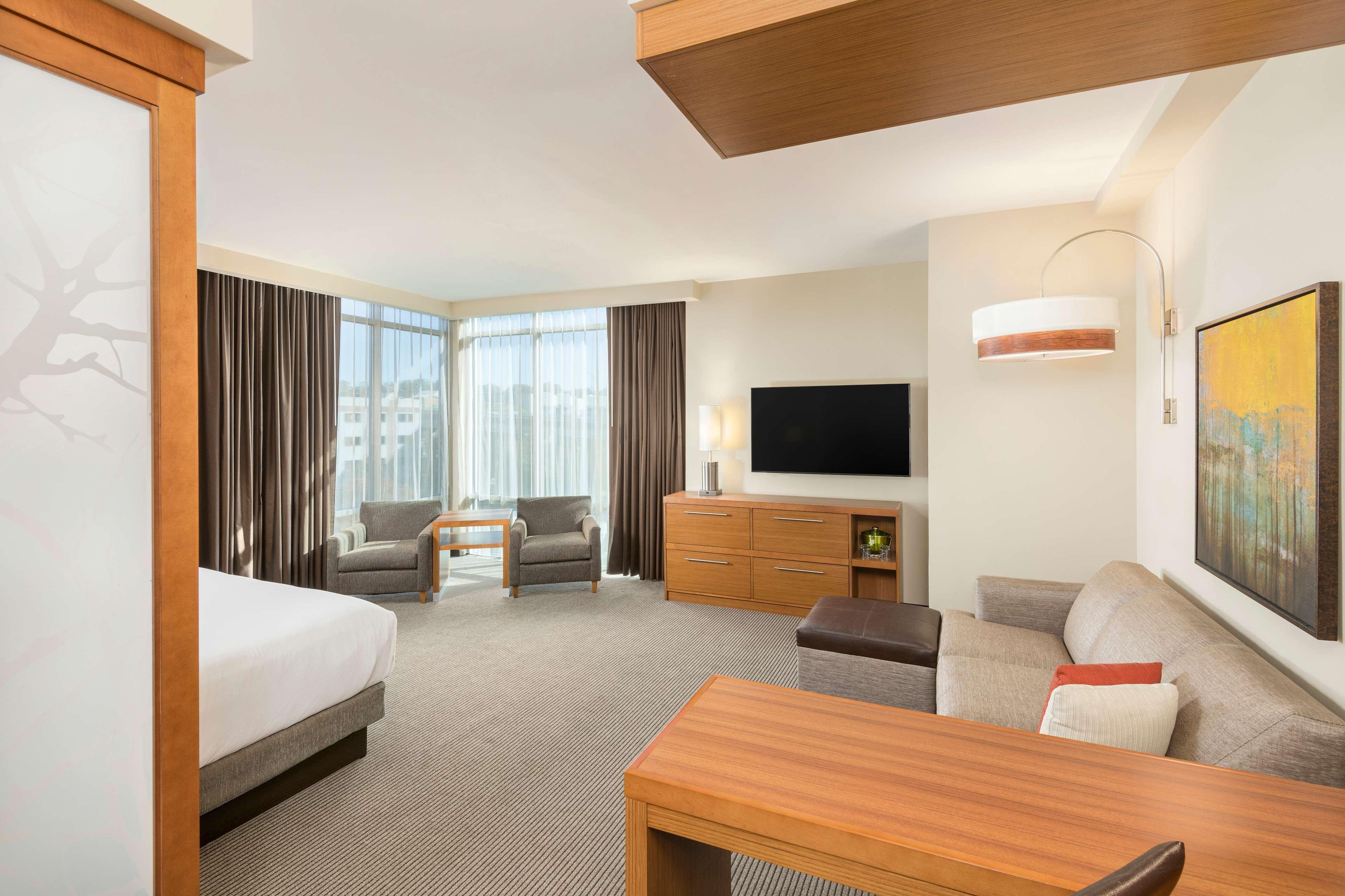 Hyatt Place Greenville Downtown Dış mekan fotoğraf