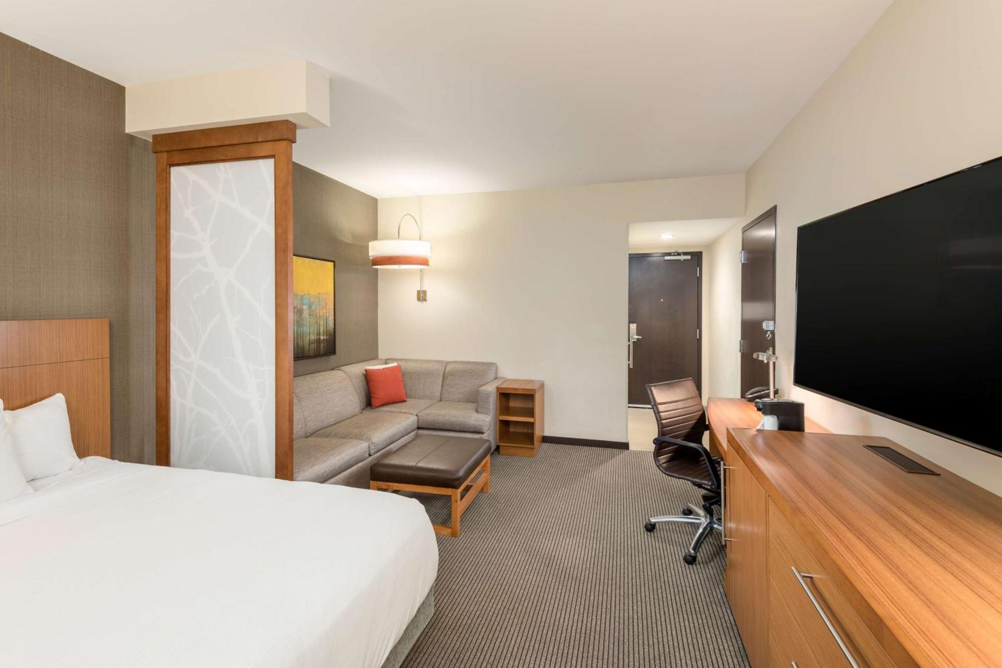 Hyatt Place Greenville Downtown Dış mekan fotoğraf